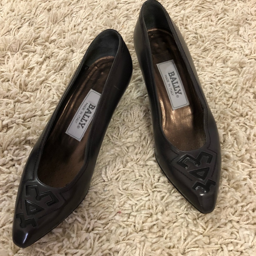 Vintage Bally grey leather low heel, sz 6